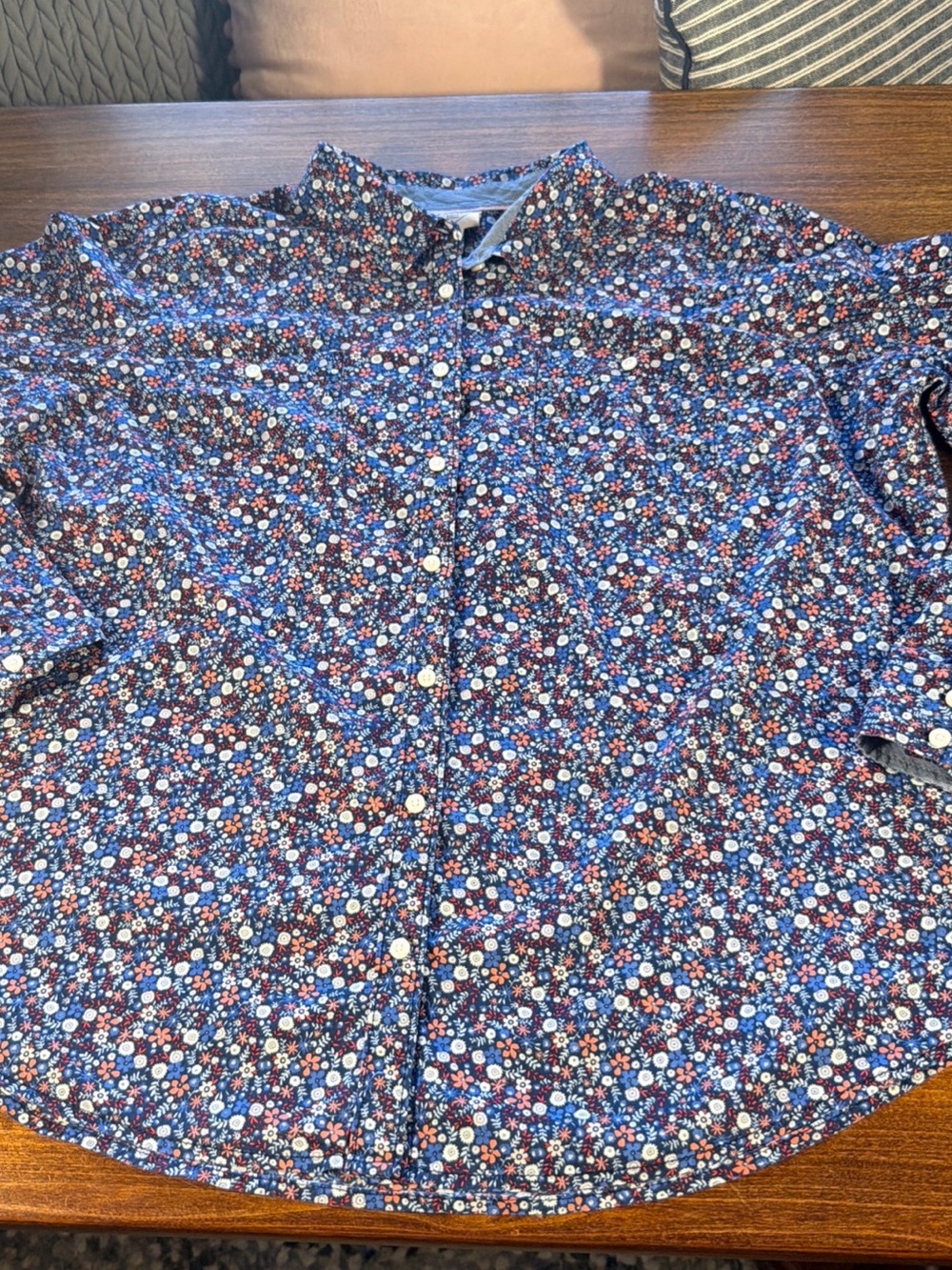 St. John's Bay Women’s Blue Multi Floral Button-Down Shirt Pockets Side Slits